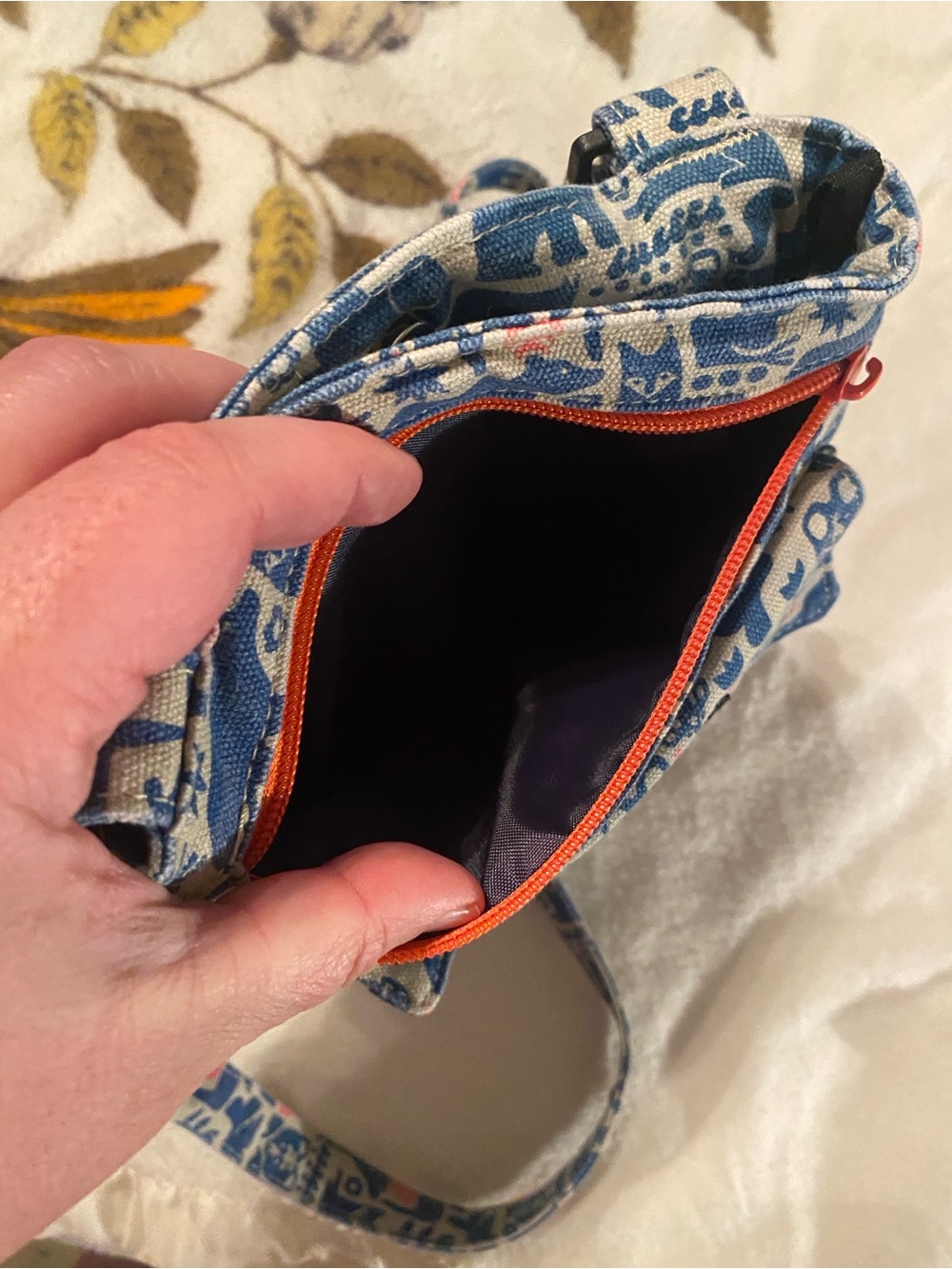 Kavu Keeper Crossbody Bag Cozy Critters Print - Picture 5 of 8